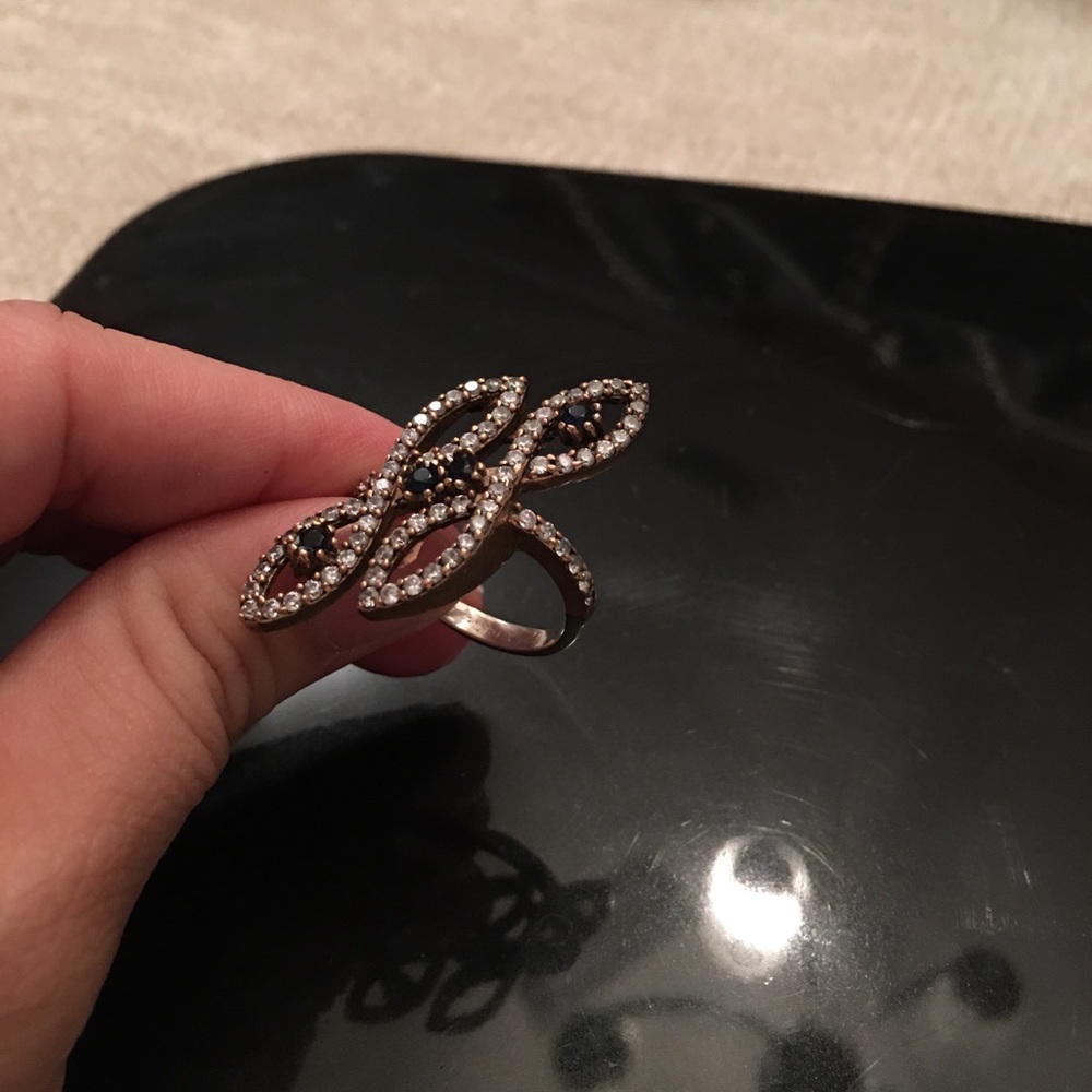 Middle ring - Picture 4 of 5